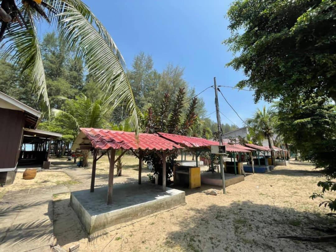 Dgeting Beach Resort Tumpat Exterior photo