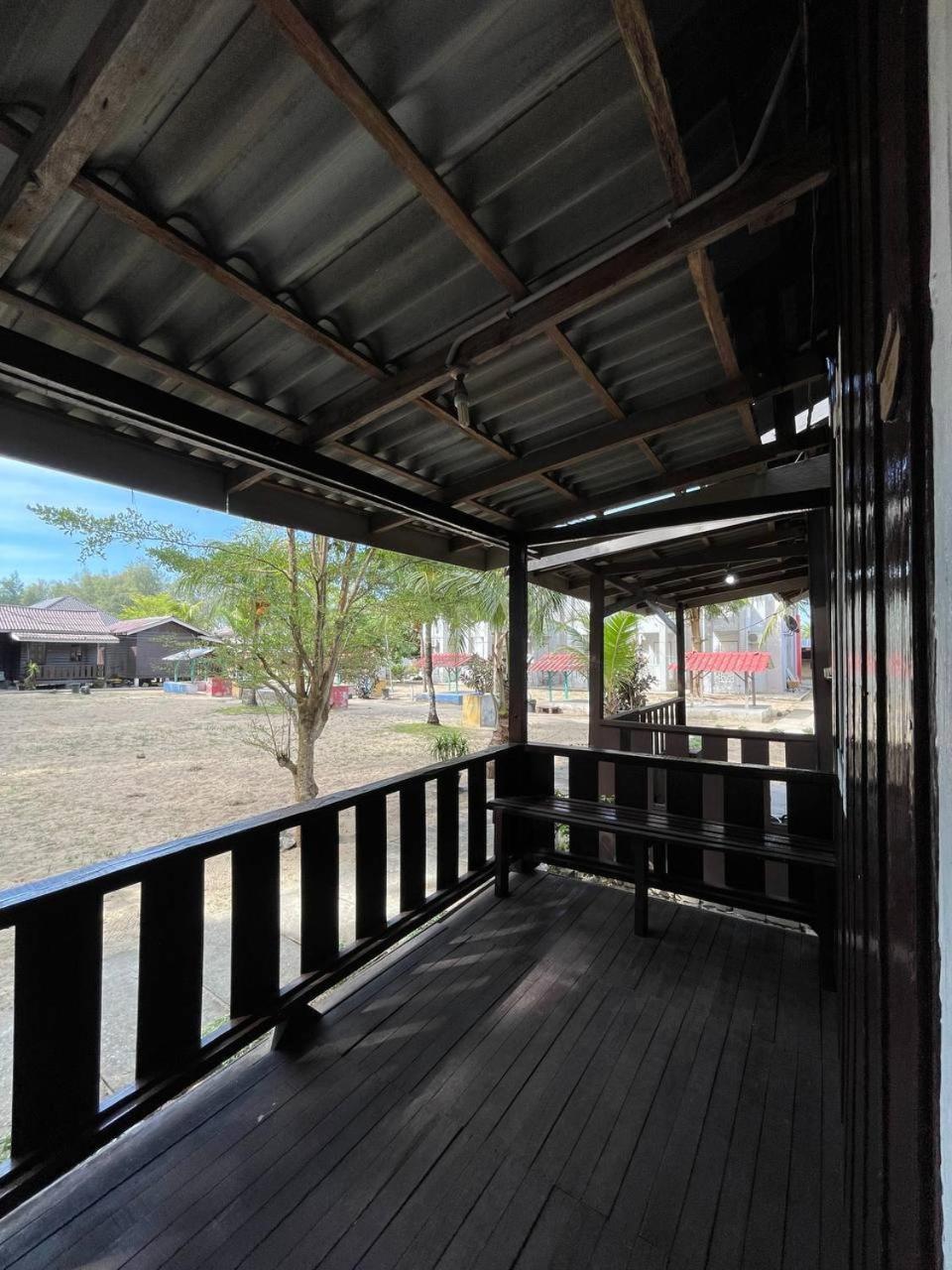 Dgeting Beach Resort Tumpat Exterior photo