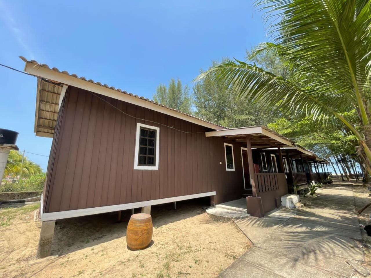Dgeting Beach Resort Tumpat Exterior photo